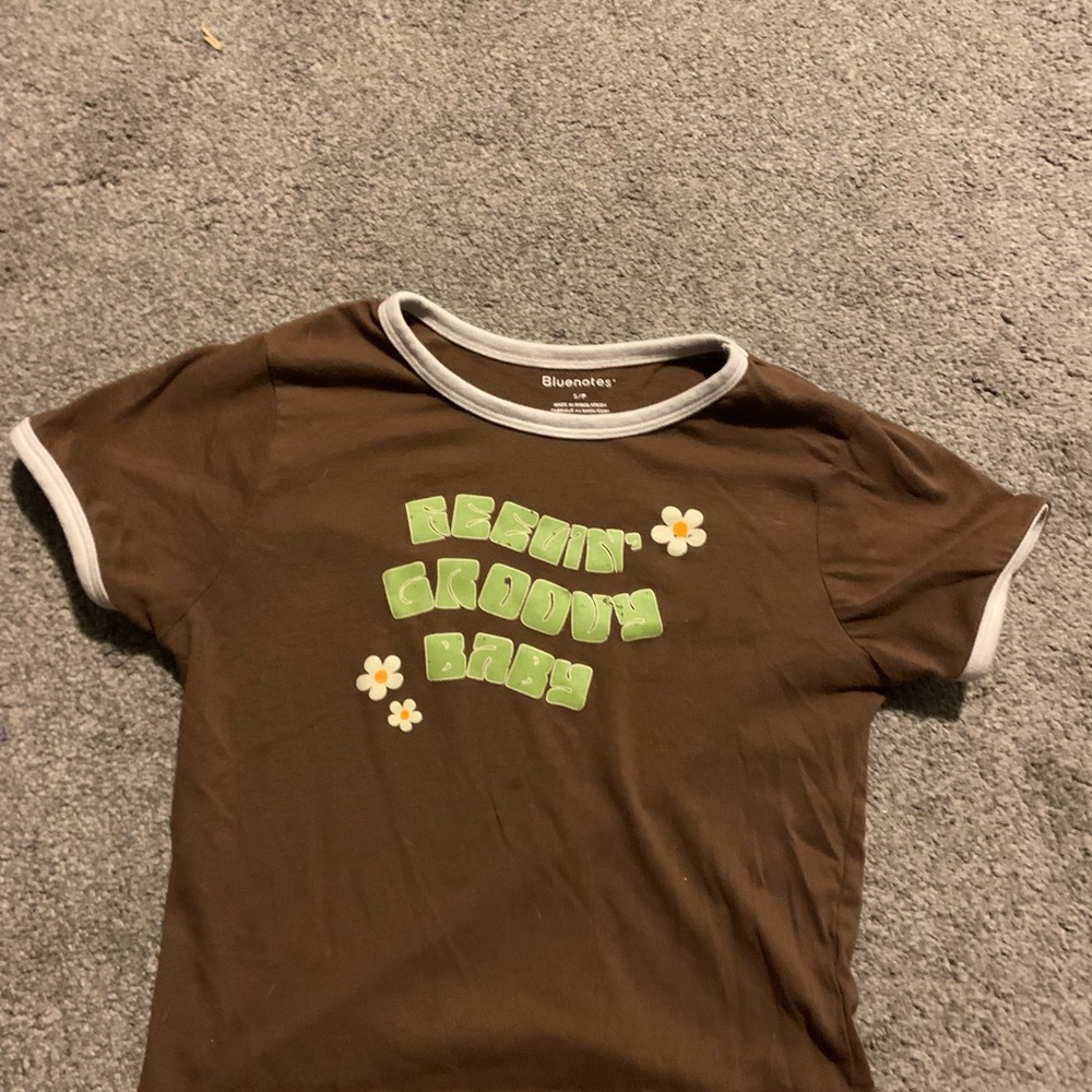 Bluenotes Brown Tee with Green Text and Floral Design
